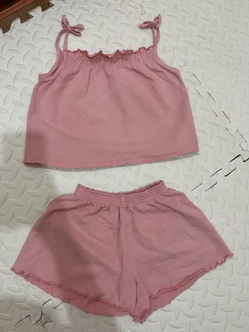 Preloved Clothes (Category: Babies & Kids Fashion) located in Talisay. Submitted by babykiethc65968 (Listing ID 1464182339, Image 3). Description: Each photo has size details.