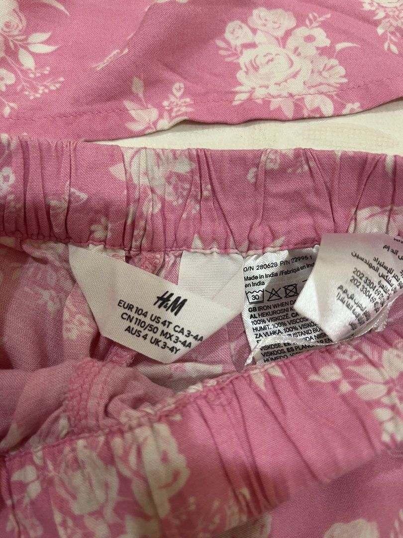Preloved Clothes (Category: Babies & Kids Fashion) located in Talisay. Submitted by babykiethc65968 (Listing ID 1464182339, Image 2). Description: Each photo has size details.