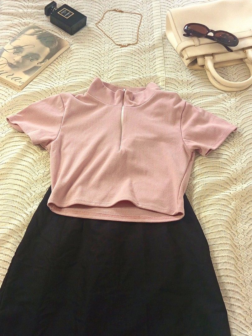 Pre-loved crop tops part 2 (Category: Sets or Coordinates) located in Quezon City. Submitted by pertamerna (Listing ID 1464180780, Image 2). Description: Pre-loved crop tops name your price loc: qc can meetup/ courier (1-2 days), same day delivery .