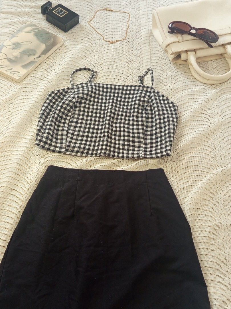 Pre-loved crop tops part 3 (Category: Sets or Coordinates) located in Quezon City. Submitted by pertamerna (Listing ID 1464181391, Image 1). Description: Pre-loved crop tops name your price loc: qc can meetup/ courier (1-2 days), same day delivery .