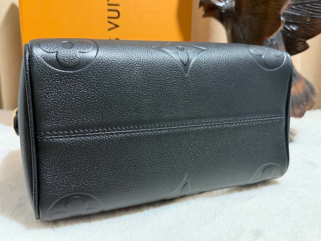 Preloved Lv Monogram Empreinte (Category: Luxury Bags & Wallets) located in Manila. Submitted by bagsandmanymanymore1 (Listing ID 1464166829, Image 3). Description: Preloved Lv Speedy 25 -Black -Microchip scannable serial -Microber lining -Gold color hardware -Zip Closure -Strap: REMOVABLE, ADJUSTABLE .