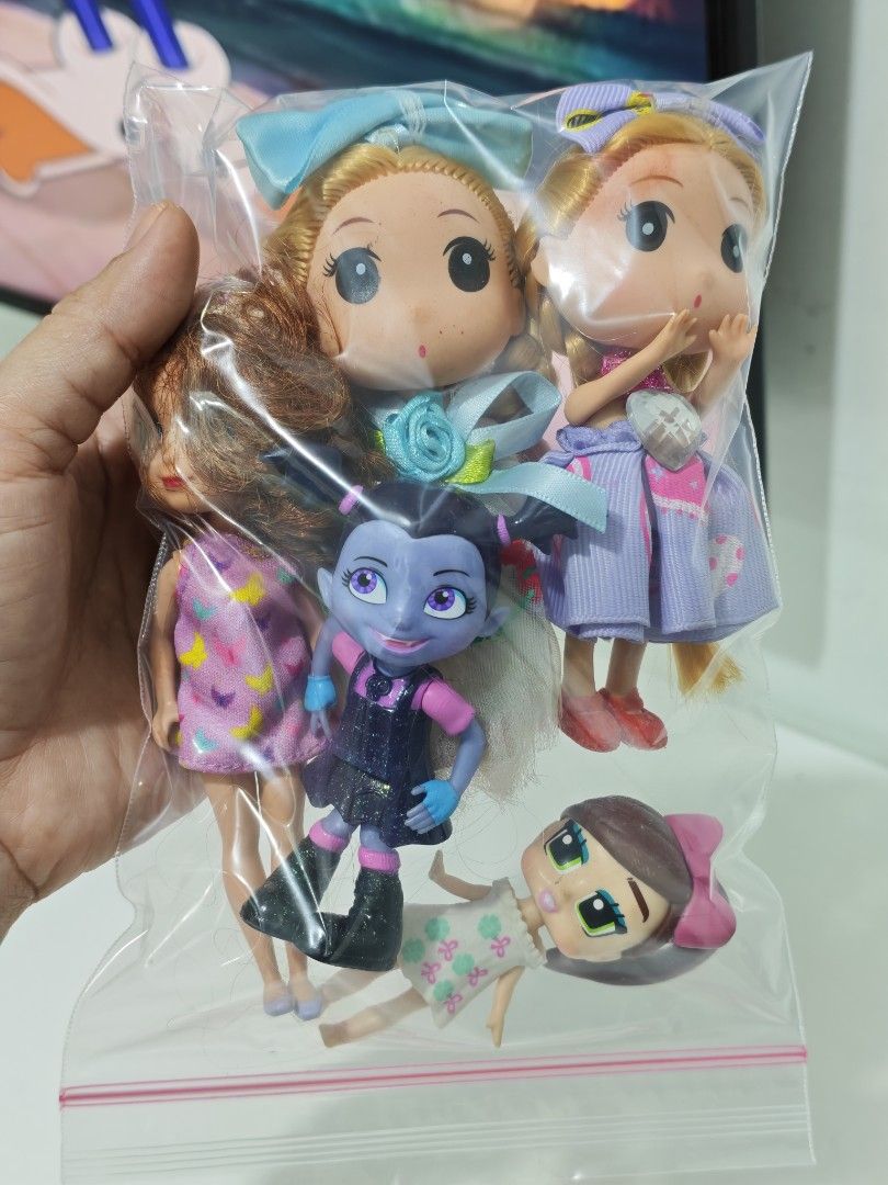 Preloved mini dolls / action figures TAKE ALL (Category: Kids Toys) located in Pasig City. Submitted by dian.juliet (Listing ID 1464264646, Image 1). Description: ▪️Preloved from USA ▪️What you see is what you get. ▪️Colors may vary due to lightning. ▪️Flaws are barely noticeable. ▪️Feel free to message me for other details. :) 🖤 dian.