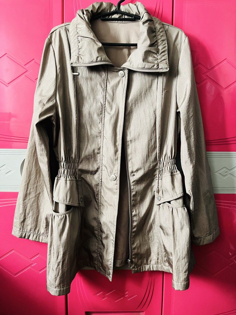 Pre-loved Parka Jacket (Category: Coats, Jackets and Outerwear) located in Muntinlupa City. Submitted by triciakye (Listing ID 1464186559, Image 1). Description: 📍Alabang, Muntinlupa City Click on the picture for the details. RFS: Decluttering ng babaeng bibili ng bagong damit kapag may gala tapos di na ulit susuotin 😅 PLEASE READ: -Payment first via Gcash before ship out. -Prices does not include shipping fee. The item will be sent via Lalamov