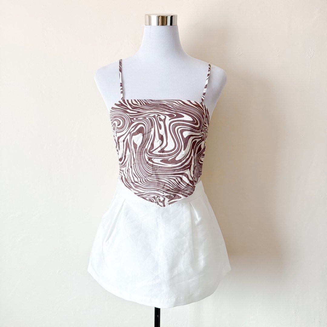 Primark Swirled Cami Bandana Top (Category: Others Tops) located in Antipolo. Submitted by rosywardrobe (Listing ID 1464161312, Image 1). Description: 🎀 MAKE READING A HABIT 🎀 • No order form, no reservation! • Strictly 1 day reservation • Payment first before order processing • No return, No exchange • Don’t make an offer if you’re not 100% sure • No shipping every weekends — PAYMENT CHANNELS — • GCash • Gotyme • Maya • BDO • BPI • Unionbank —
