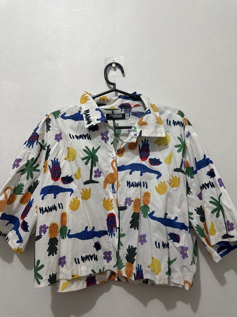 printed cropped top polo (Category: Shirts) located in Valenzuela. Submitted by lumaph (Listing ID 1464167723, Image 1). Description: .