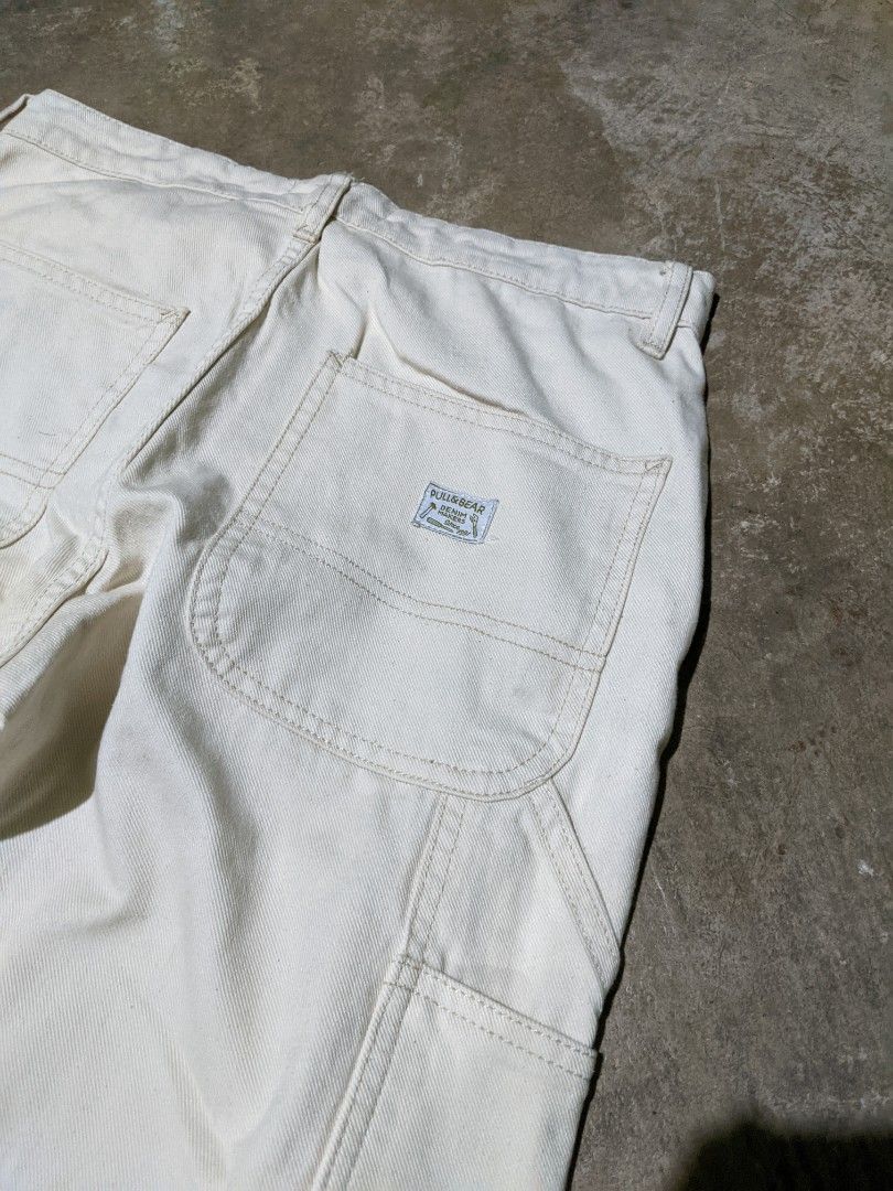 Pull & Bear Cream Carpenter Jeans (Category: Jeans) located in Aliaga. Submitted by anselthrifts (Listing ID 1464251114, Image 3). Description: fits size 31 700+sf.