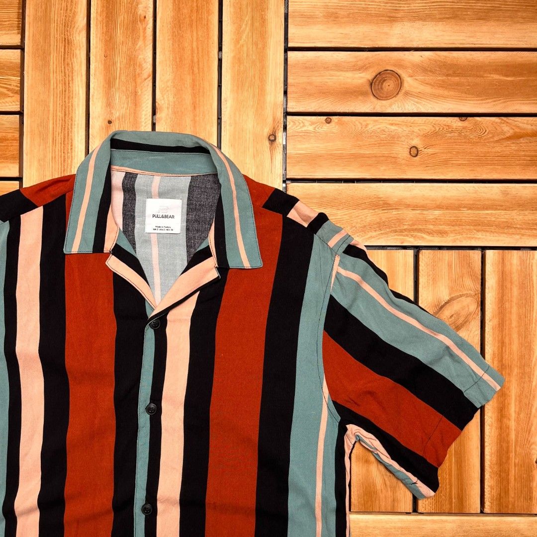 PULL & BEAR POLO (Category: Tshirts & Polo Shirts ) located in Floridablanca. Submitted by d_elevated (Listing ID 1464259882, Image 2). Description: .