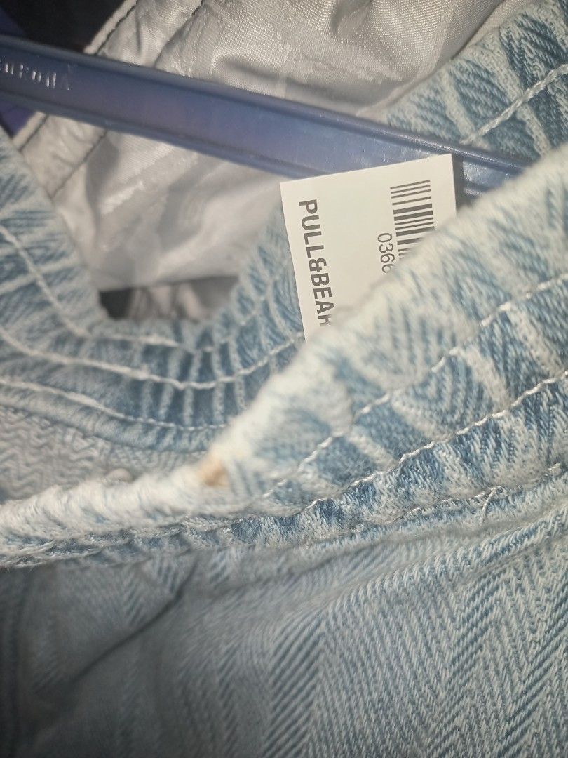 Pull&Bear Light Wash Denim Wide Leg Pants (Category: Jeans) located in Baguio. Submitted by shaneeeettttt (Listing ID 1464315600, Image 3). Description: DIMES 🔥 W:34-36 L:42 🛒OG PRICE:2,995 - Brand: Pull&Bear - Style: Light wash denim pants - Fit: Wide leg - Features: Elastic waistband with drawstring, herringbone pattern detail - Size: M - Origin: Made in Cambodia.