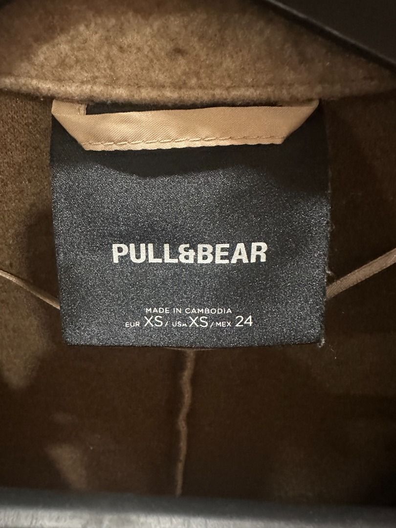 Pull&Bear Tailored Pea Coat in Beige (Category: Coats, Jackets and Outerwear) located in Quezon City. Submitted by secondcharm96 (Listing ID 1464210375, Image 2). Description: • Features a single-button closure, two side pockets, notch lapels and clean, timeless silhouette •Professionally dry-cleaned and carefully stored after use •No stains, tears, holes or other damage •Button, seams and other parts are intact 📌Please Note: there is some natur