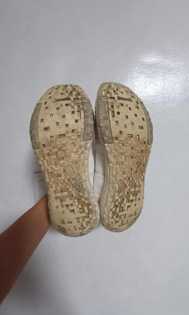 PulseBoost HD (Category: Sneakers) located in Manila. Submitted by lapulga900 (Listing ID 1464297324, Image 2). Description: Heel strike, minor outsole sep 8.5M..
