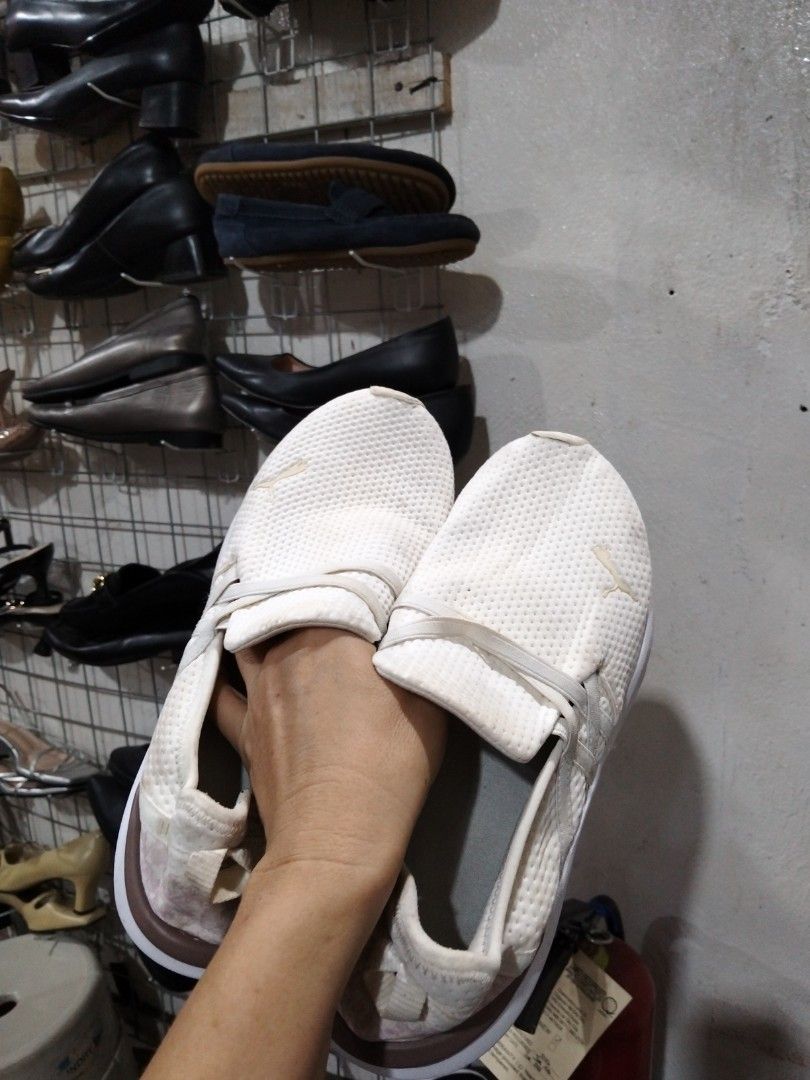 Puma Slip On (Category: Sneakers) located in El Salvador. Submitted by francheskaukayukay (Listing ID 1464235929, Image 2). Description: .