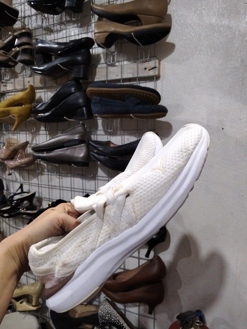 Puma Slip On (Category: Sneakers) located in El Salvador. Submitted by francheskaukayukay (Listing ID 1464235929, Image 1). Description: .