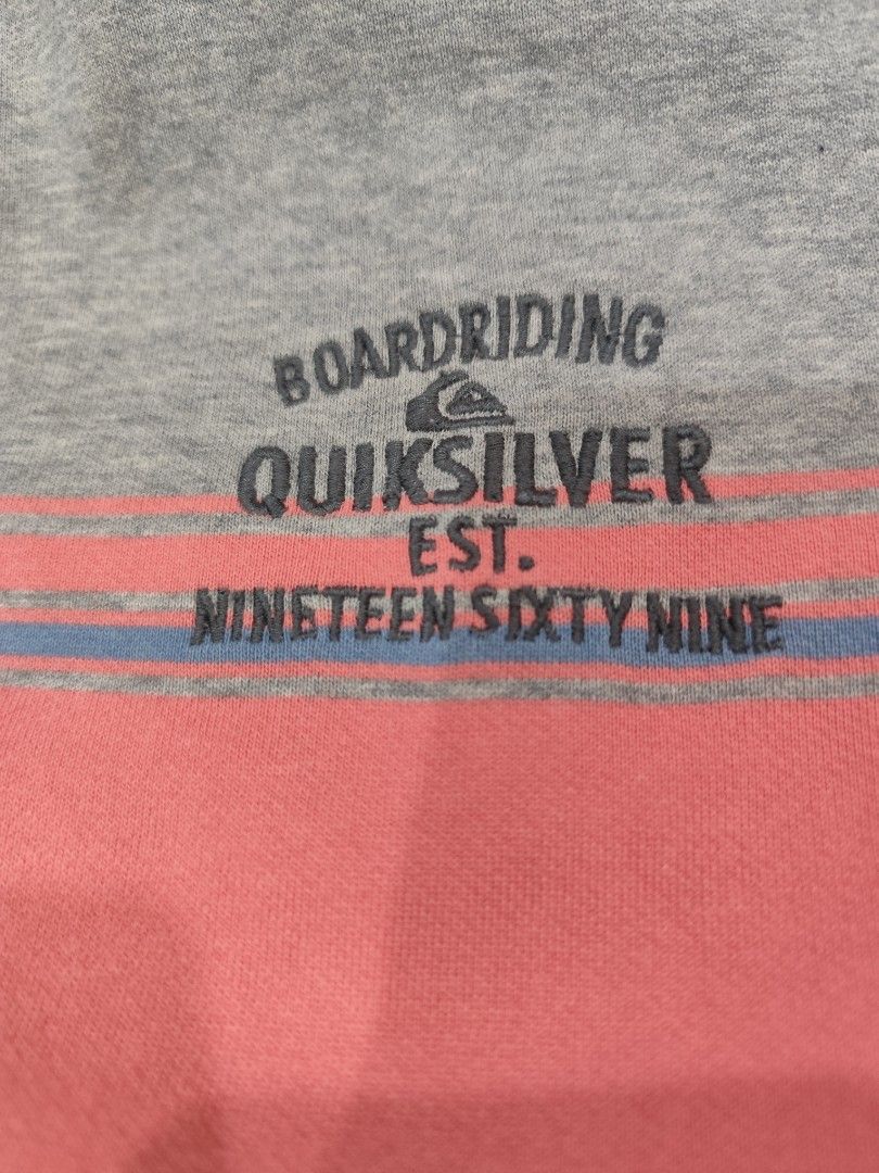 QUICKSILVER HOODIE (Category: Coats, Jackets and Outerwear) located in Caloocan City. Submitted by triftbyzion (Listing ID 1464227649, Image 3). Description: QUICKSILVER HOODIE SIZE LARGE COLOR RATE 10/10 VINTAGE.