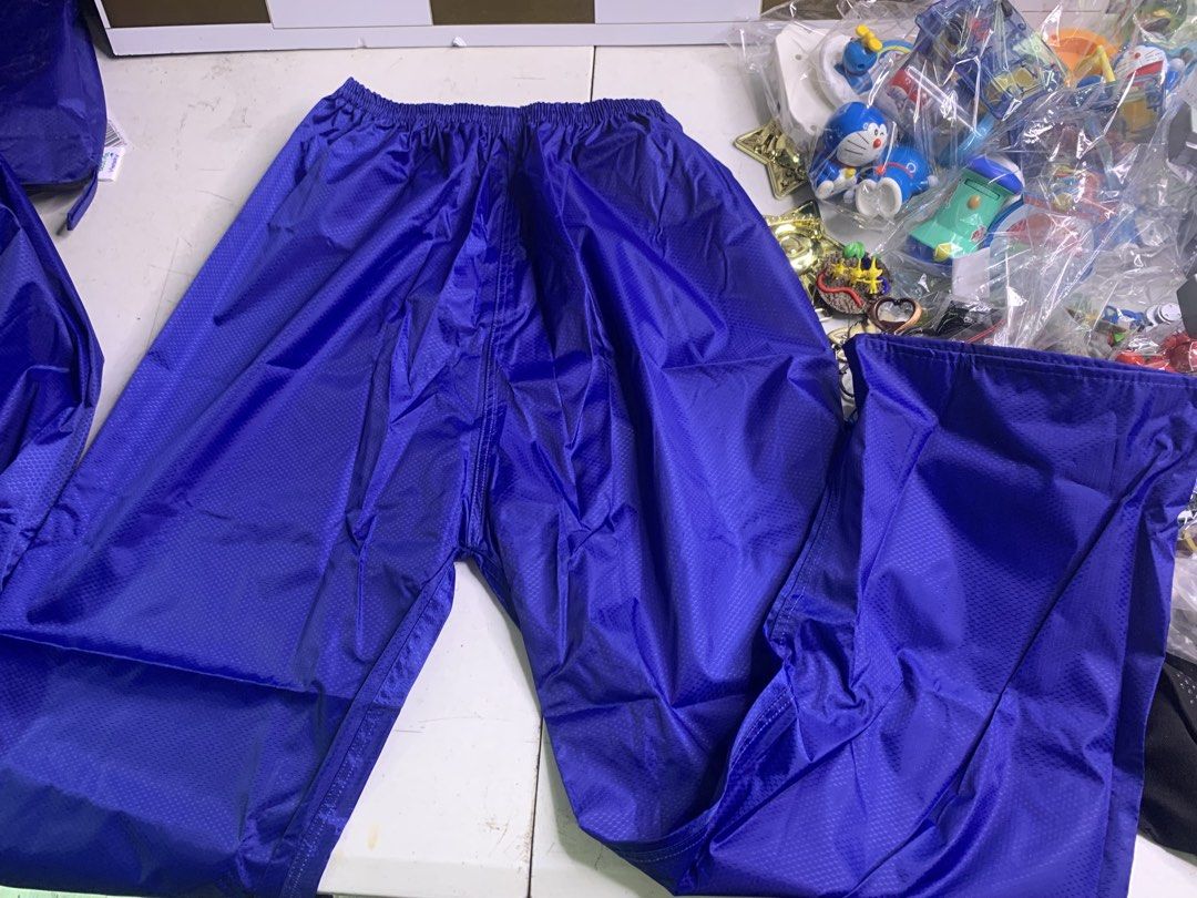 Raincoat Set (Category: Other Sports Equipment and Supplies) located in Carmona. Submitted by bihira (Listing ID 1464277444, Image 2). Description: Raincoat Set - WYSIWYG - Jacket and Pants Set.