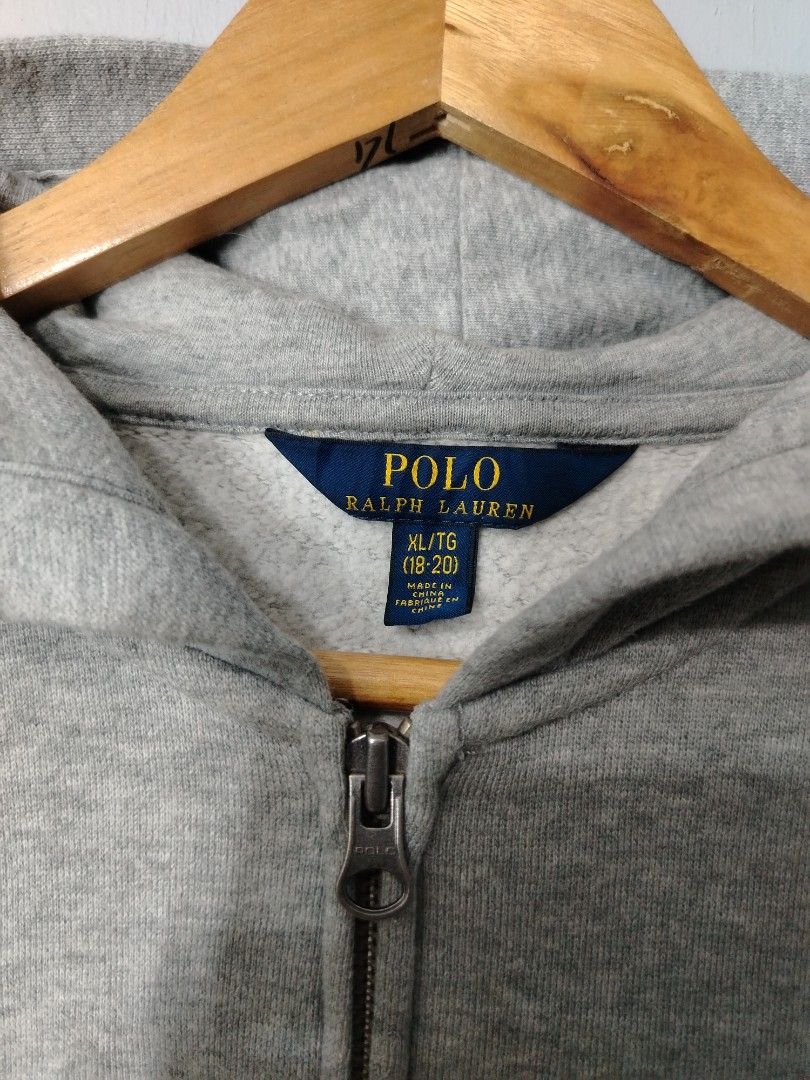 Ralplauren Zip up Hoodie (Category: Hoodies) located in Bocaue. Submitted by adrianberi35876 (Listing ID 1464278012, Image 3). Description: Ralp Lauren Zip Up Youth Size XL Fit to Medium Adult Width:20.8 Length:25.5 Condition:9.2/10 Color Rate:9.5/10 Issue:minimal scratch & minimal stain check last 2 photo 📩 📩 📩 📍 Bocaue,Bulacan.