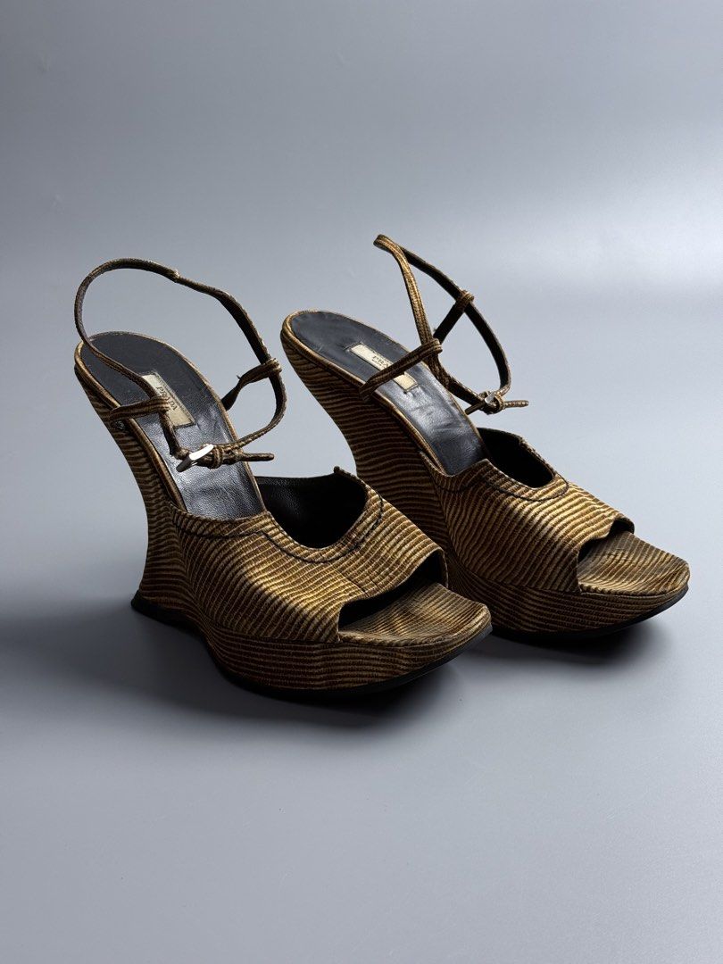 Rare Prada Yellow Illusion Print Wedge (Category: Wedges) located in San Pablo. Submitted by zzz.archvs (Listing ID 1464268240, Image 1). Description: Still in good condition Honest flaw are repaired right side strap. Size 38 Bottom still intact.