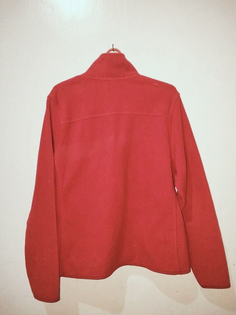 red long-sleeve jacket half-zip design and high collar size M (Category: Coats, Jackets and Outerwear) located in Lucena. Submitted by theg00dhang (Listing ID 1464312467, Image 2). Description: Soft fleece-like fabric with a comfortable, warm feel. zipper pocket each side decluttering sf not included.