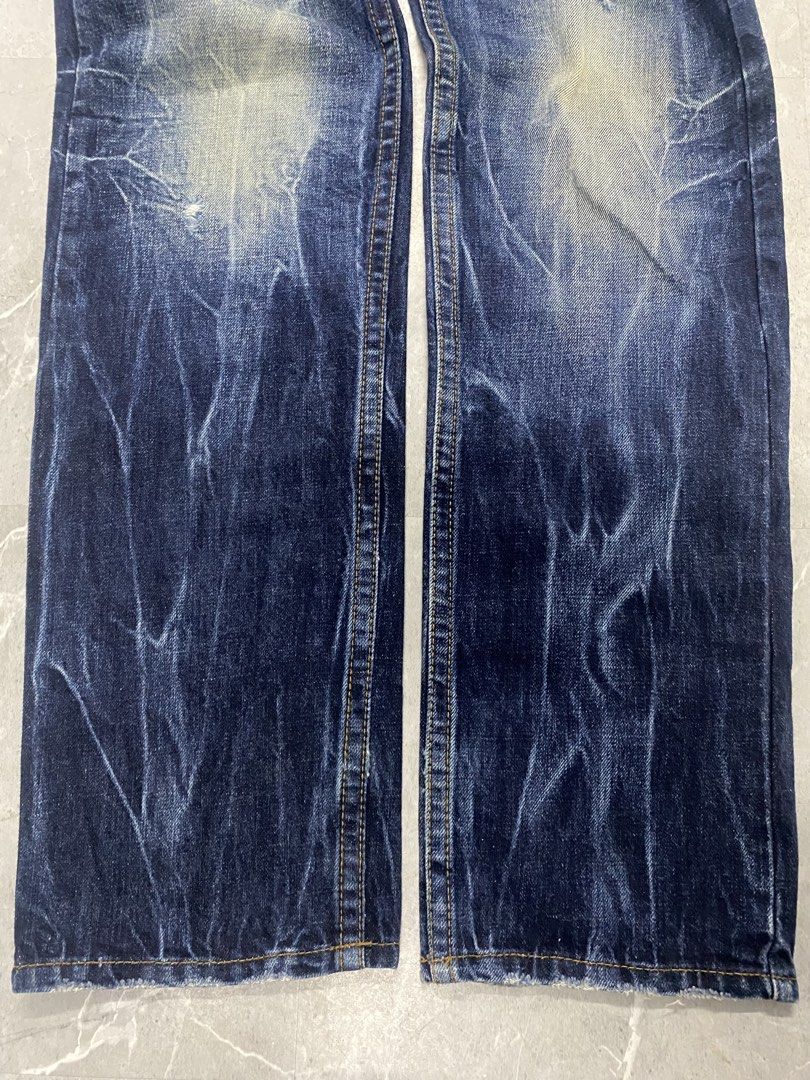 Red Pepper Jeans Skull & Snake Design (Category: Jeans) located in Santa Maria. Submitted by saintarchive316 (Listing ID 1464224670, Image 2). Description: - Cool Red Pepper jeans - Unique skull and snake design - Distressed look with rips and fading - Snake skin textured back pockets - Button fly closure - Perfect statement piece for your wardrobe.