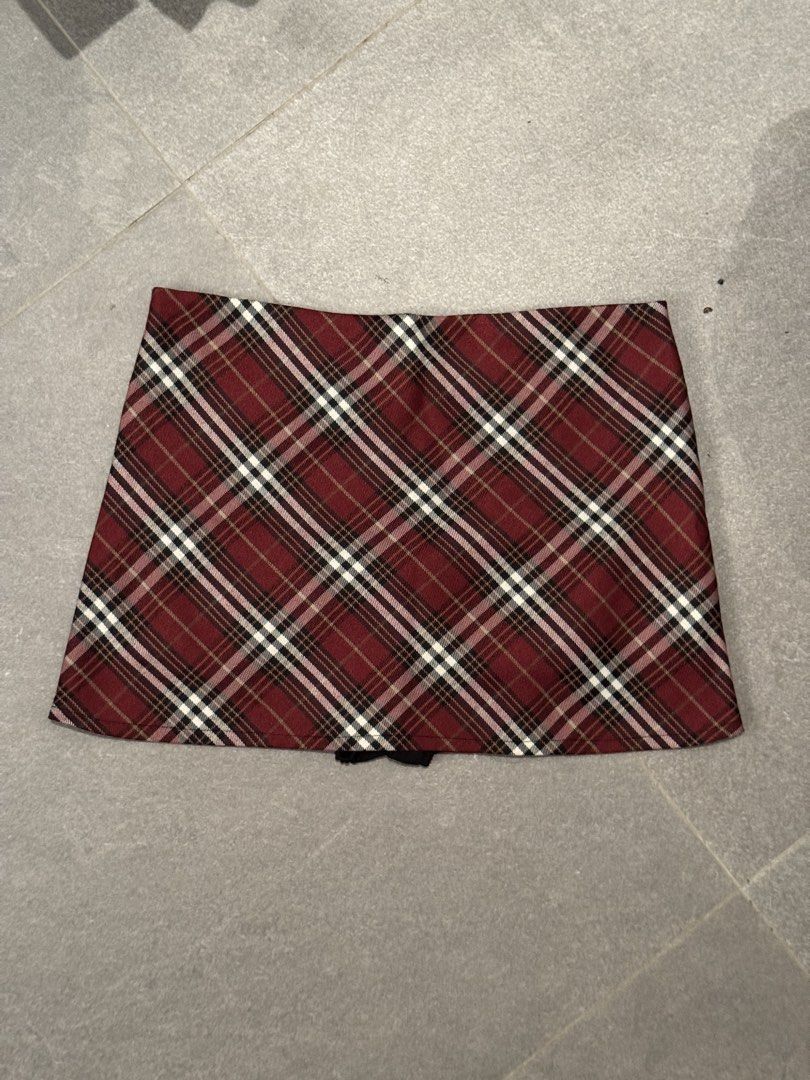 Red Plaid Mini Skirt (Category: Skirts) located in Manila. Submitted by smnthsa (Listing ID 1464204959, Image 1). Description: - plaid mini skirt, wl: 25-27 - barely used - thrifted.