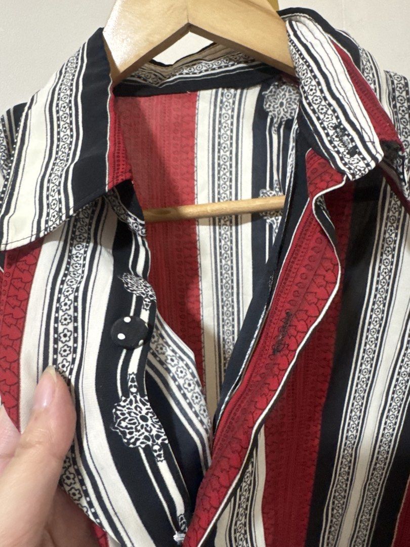 Red Striped Vintage Longsleeves (Category: Longsleeves) located in Mexico. Submitted by studioleraph (Listing ID 1464230875, Image 3). Description: 🛍️ Perfect for your personal wardrobe 🫶 👗 The actual item being sold is the original garment shown in the product photos. Small differences in fit, drape, color, texture, or details may occur. 💌 Condition: • Preloved; Please wash the items before wearing. • Please manage expectations as these are 