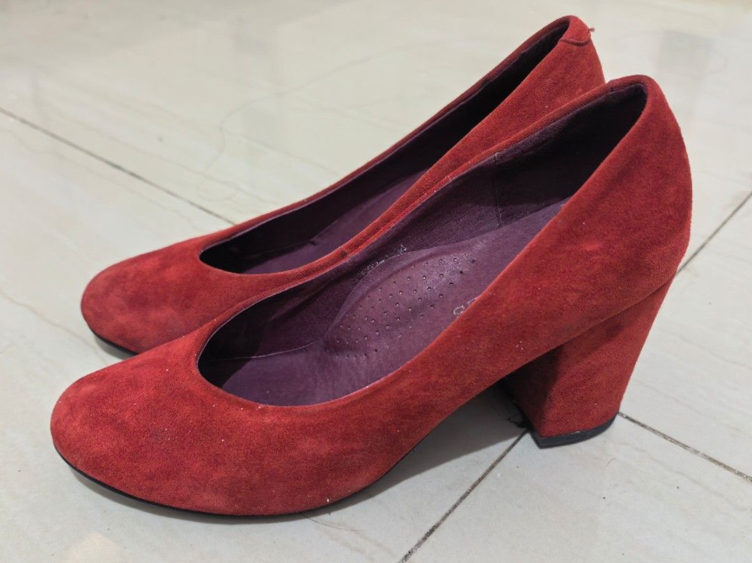 Red Suede Block Heels (Category: Heels) located in Manila. Submitted by warmcat_0dfa61 (Listing ID 1464192126, Image 1). Description: - Stylish red suede block heels - Classic pump silhouette - Comfortable block heel for all-day wear - Luxurious deep purple interior lining - Timeless design, versatile for any outfit - Great for dressing up or down - A must-have addition to your shoe collection.