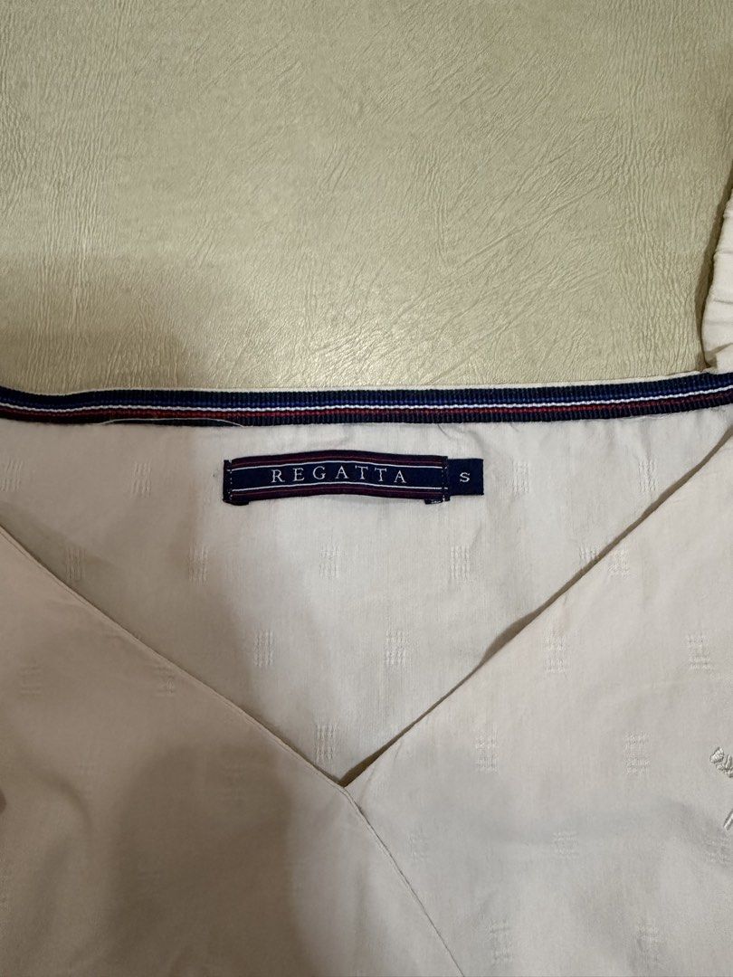 Regatta VNeck Puff Sleeve Top (Category: Blouses) located in Manila. Submitted by abigailyao21949 (Listing ID 1464191429, Image 3). Description: Regatta VNeck Puff Sleeve Top •Size: S •Price: 530 php •In good condition - Cream colored top from Regatta - Chic puff sleeves - Elasticated hem for a comfortable fit.