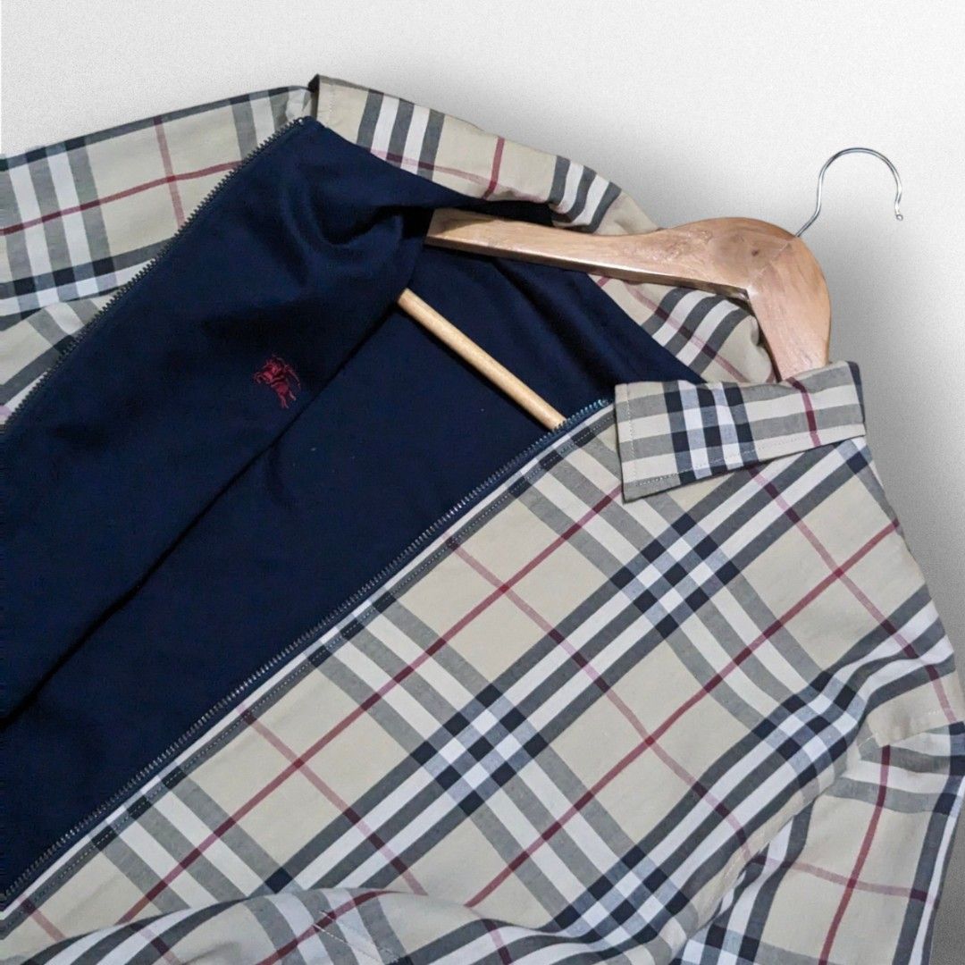 Reversible Burberry Harrington Jacket (Category: Luxury Apparel) located in San Juan City. Submitted by 4keeps.mnl (Listing ID 1464279155, Image 2). Description: AUTHENTIC VORIGINAL Condition: 9.5/10 Med to Large 23x26 Issue: NONE.