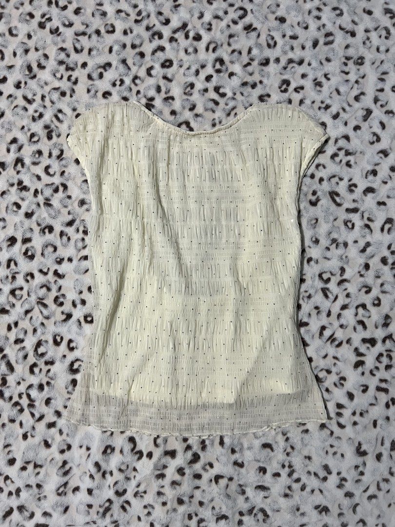 rhinestoned backless top (Category: Others Tops) located in Paranaque City. Submitted by meichimo (Listing ID 1464215044, Image 2). Description: ⌗ rhinstoned backless top brand: SHEIN size: S-M color: pastel yellow style: backless top if you're interested, feel free to send me a message, i'm open to answer any questions and negotiations :) NOTE!! - don't make an offer if not sure buyer! - no cancellations once order is confirmed. - please manage 