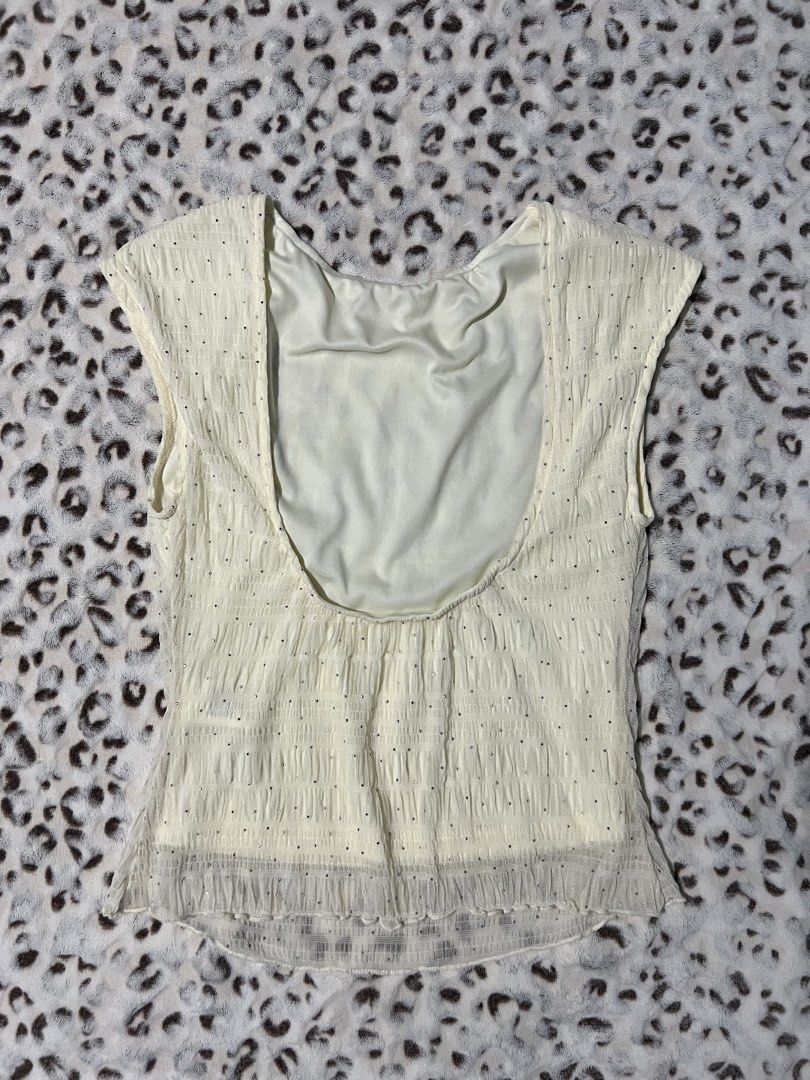rhinestoned backless top (Category: Others Tops) located in Paranaque City. Submitted by meichimo (Listing ID 1464215044, Image 3). Description: ⌗ rhinstoned backless top brand: SHEIN size: S-M color: pastel yellow style: backless top if you're interested, feel free to send me a message, i'm open to answer any questions and negotiations :) NOTE!! - don't make an offer if not sure buyer! - no cancellations once order is confirmed. - please manage 
