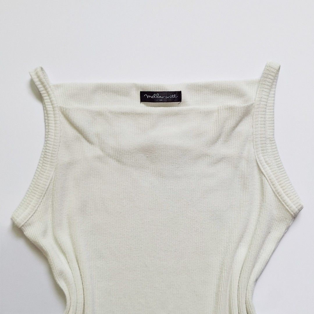 Ribbed Square Neck Tank Top (Category: Sleeveless) located in Tarlac. Submitted by brownbasket (Listing ID 1464239102, Image 3). Description: Size: S-M Price + Sf MOP: Gcash | MariBank MOD: J&T.