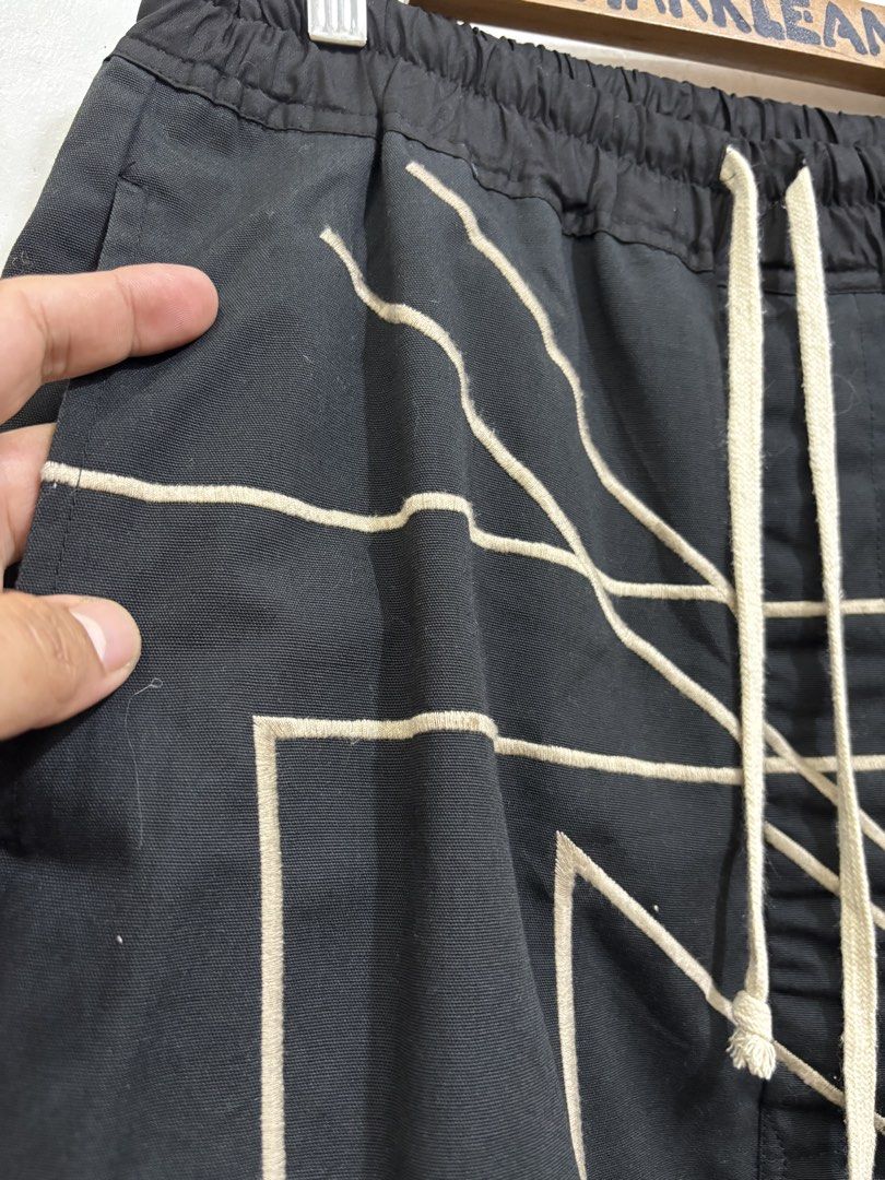 Rick Owens Cyclops Shorts (Category: Announcements) located in Taytay. Submitted by leanmark103093 (Listing ID 1464263584, Image 3). Description: RlCK 0W€NS Ss16 Cyclops Embroidered Drop-Crotch Pod Shorts Small on tag 30 to 36 Waistline 23 Length Good as new No issue 📩📩📩📩.