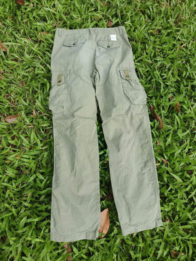 RL Chaps Military Cargo Pants (Category: Jeans) located in Los Banos. Submitted by kiel_labadan (Listing ID 1464345212, Image 2). Description: DIMES SIZE 30 LENGTH 40 ISSUE SMALL HOLE BUTT AREA..