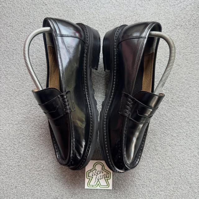 ROMANTIC MOVE CHUNKY PENNY LOAFERS BLACK (Category: Casual Shoes) located in Cagayan de Oro. Submitted by huntbytrickjam.v2 (Listing ID 1464284208, Image 3). Description: R-MANTIC M-VE CHUNKY PENNY LOAFERS BLACK US 7.5 / EURO 40.5 / CM 25.5 EXCELLENT Pair Only Fixed Drags M - 1599.