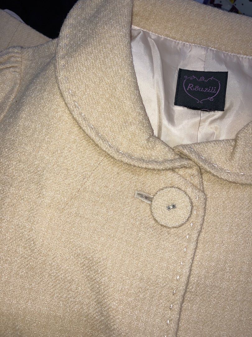ROUZILI beige peter pan collar textured blazer jacket coat (Category: Coats, Jackets and Outerwear) located in Daraga. Submitted by nanasnonsense (Listing ID 1464240246, Image 3). Description: .