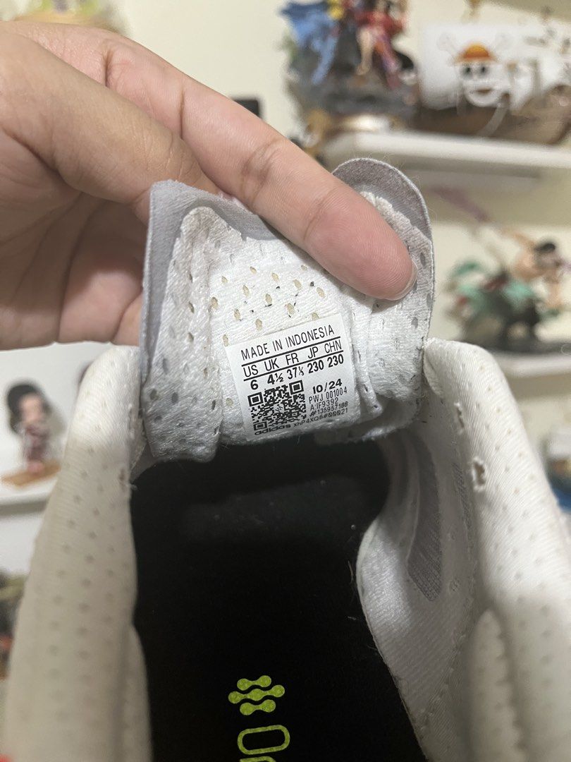 Running Shoes US 6 W (Category: Activewear) located in Balanga. Submitted by chelby23 (Listing ID 1464253567, Image 2). Description: - Auth - bought from Adidas official store - Women’s size: US 6 - No box included - Needs washing / cleaning.