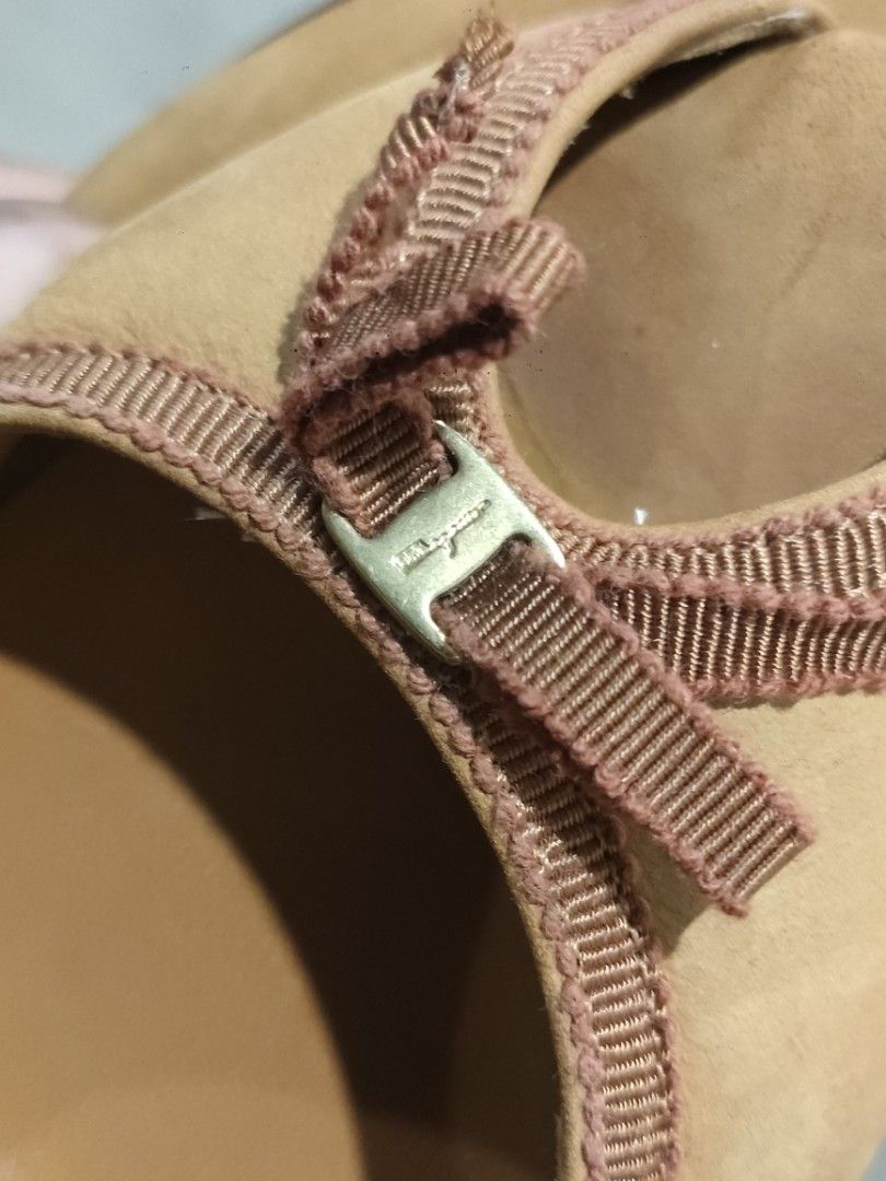 Salvatore Ferragamo (Category: Sneakers & Footwear) located in Sindangan. Submitted by branden_line (Listing ID 1464241819, Image 2). Description: Salvatore Ferragamo leather brown size 6 made in Italy.