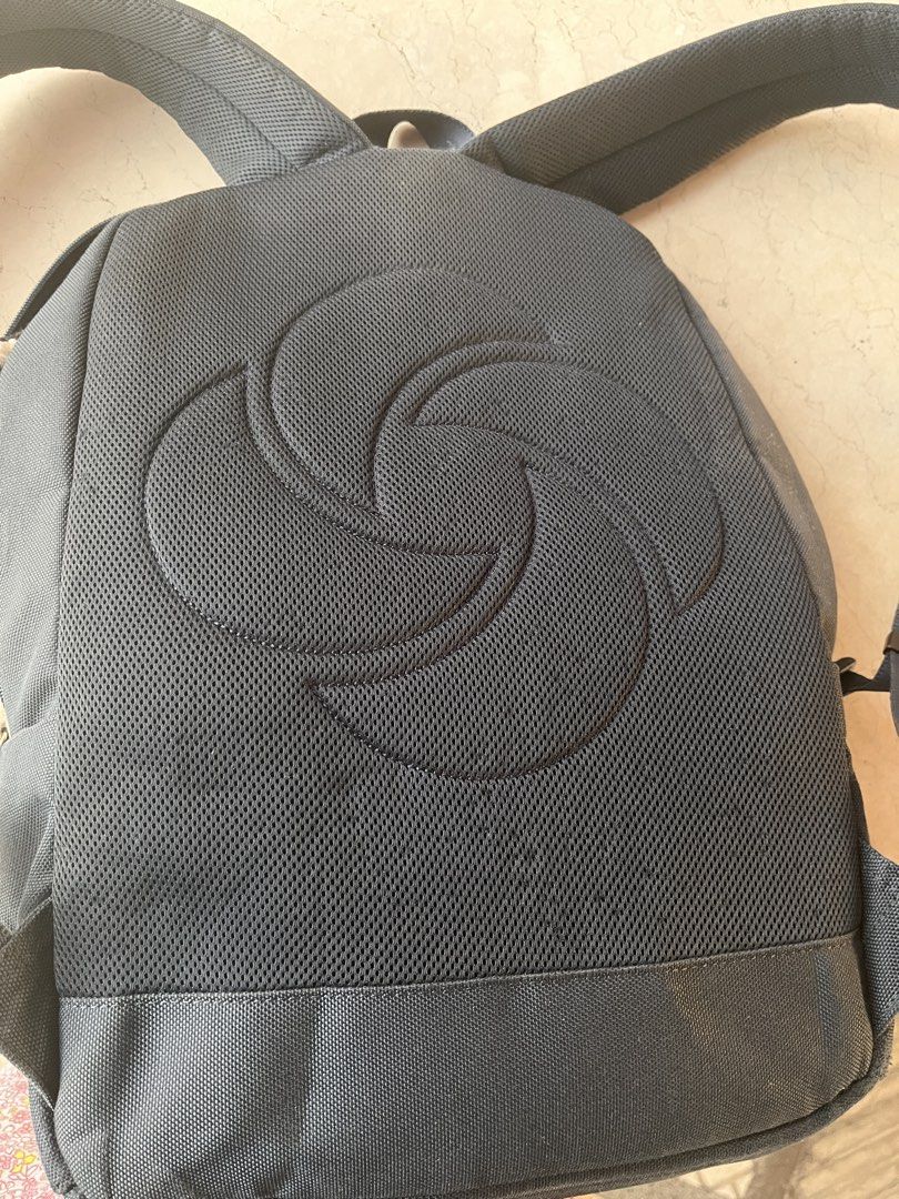 Samsonite Red Backpack (Navy Blue) (Category: Backpacks) located in Las Pinas. Submitted by pastel_rewind_ph (Listing ID 1464234290, Image 3). Description: Samsonite Red Backpack (Navy Blue) - Selling low, not using it anymore - with tags - can accommodate 16 inch laptops - Flaws: Damaged back panel padding, needs cleaning and replaced pullers (refer to photos) - offering free shipping from september to december 2026 only via SPX/J&T only - can r