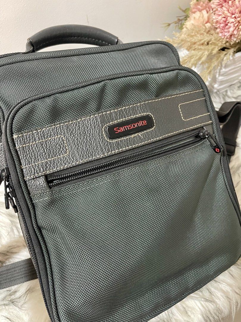 Vintage Samsonite Sling for Men (Category: Sling Bags) located in Teresa. Submitted by savvyonbranded (Listing ID 1464254032, Image 3). Description: 12 x 9.5 x 5 inches Sign of use on hardware pls check all photos .
