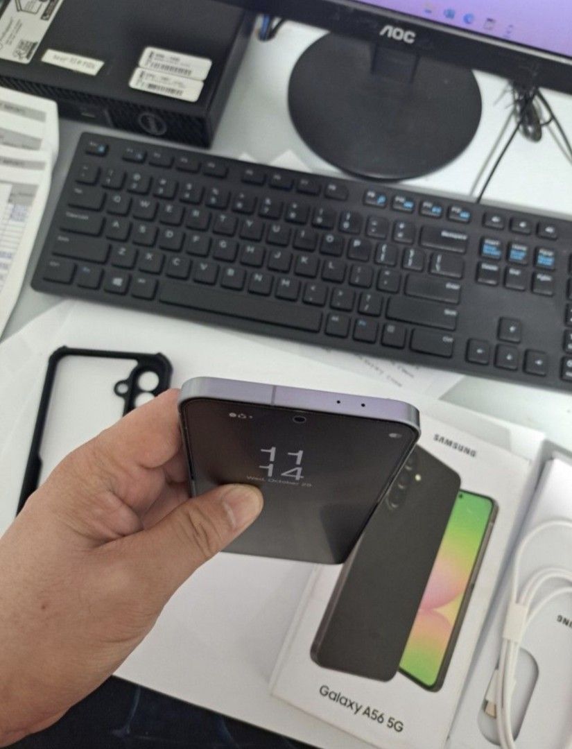 Samsung A56 5G (BLACK 256GB) (Category: Samsung) located in Taguig. Submitted by yhan36 (Listing ID 1464230348, Image 2). Description: Selling my A56 5G 256GB makinis na makinis no damage, no hidden damage, no repair test to sawa kahit ilan oras ayaw ko din nag mamadali. Updated na din ito sa software 16, 8.5 Mga kasama: Original box same emi Case shockproof Cord Matte ceramic tempered naka install na plus 1 free Meet up taguig area pwede din mrt