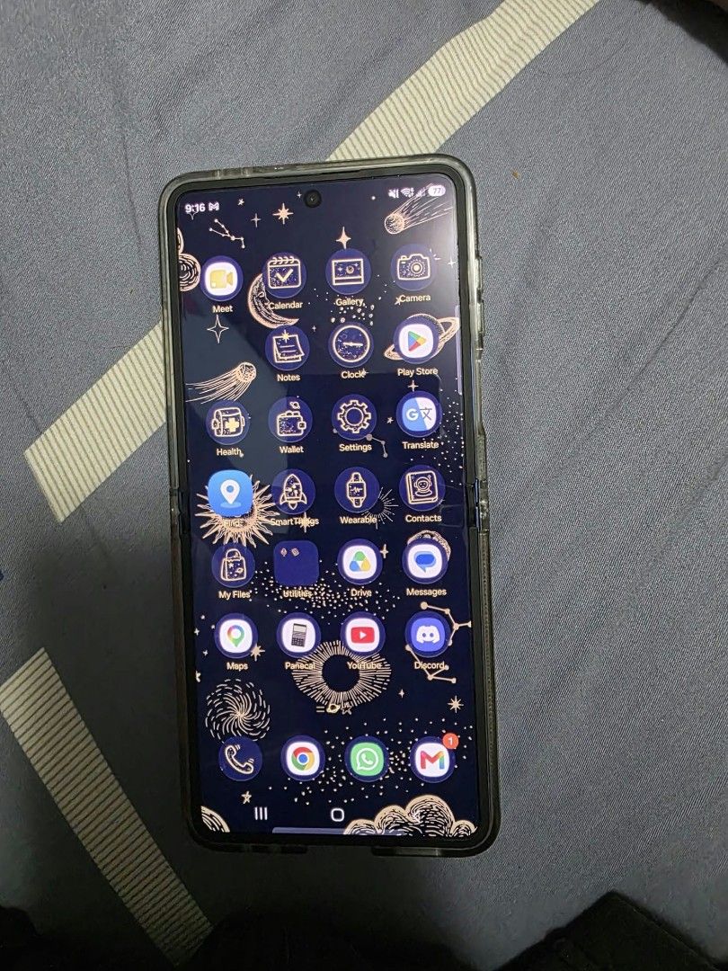 Samsung Galaxy Z Flip7 (Category: Samsung) located in Caloocan City. Submitted by krystellao (Listing ID 1464178420, Image 3). Description: Samsung Galaxy Z Flip7 256 GB Color Blue Purchased Aug 2025 No known issues lost the receipt RFS: Phone upgrade.
