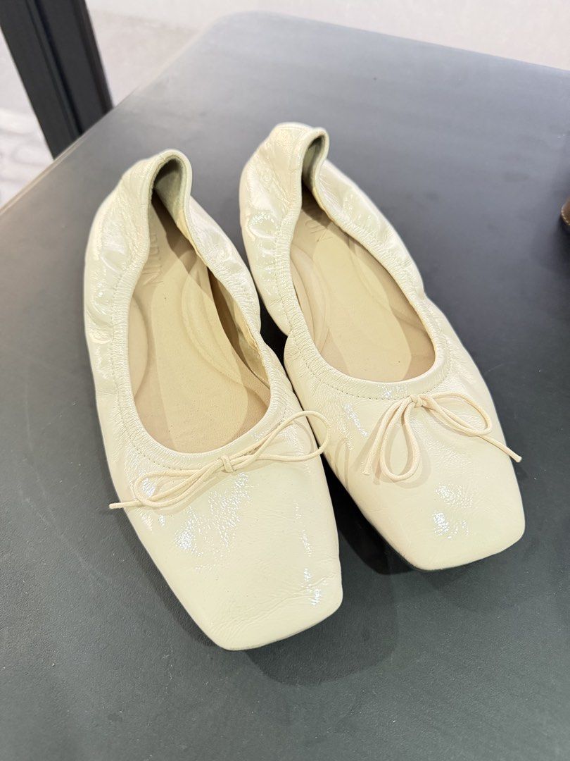Sappun size 250 (Category: Flats & Sandals) located in Legazpi City. Submitted by Tagged_phl (Listing ID 1464218772, Image 2). Description: Bought in South Korea Size 250 best fits size 7.5-8US.