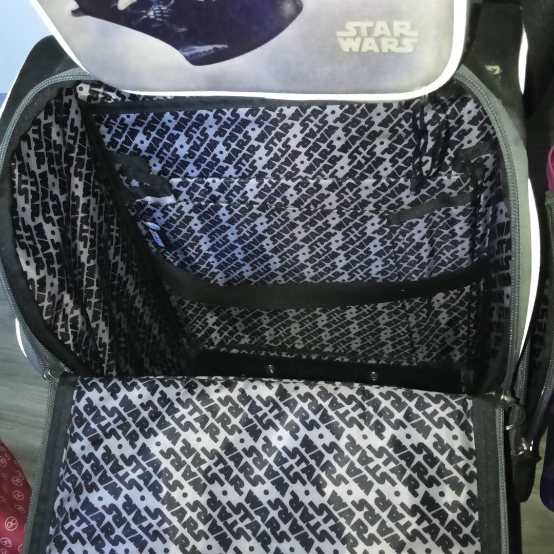 School bag trolley bag original (Category: Stationery & School Supplies) located in Caloocan City. Submitted by coolpenguin.4d2d46 (Listing ID 1464197978, Image 3). Description: For sale original trolley bag for boy and girl 2,000.00 only for the two bags no issue complete zipper .