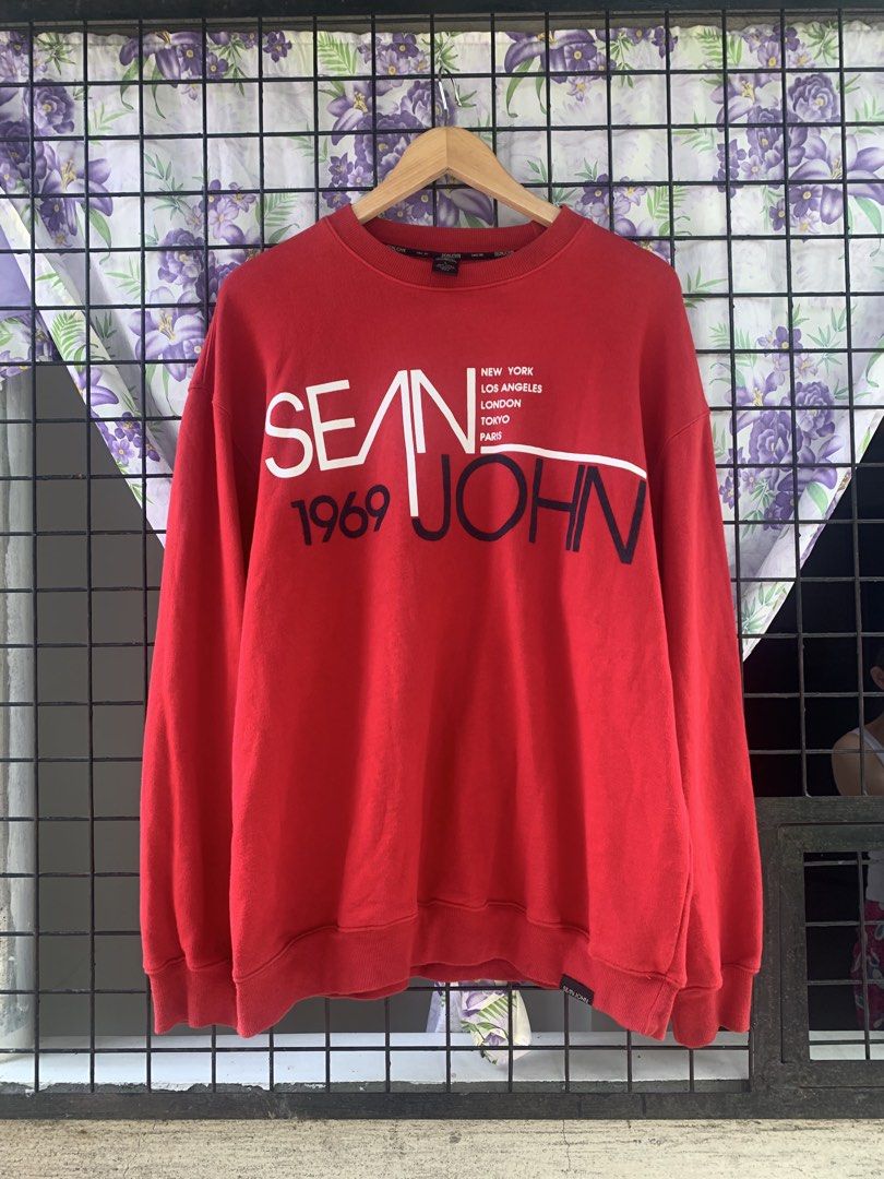 SEAN JOHN Long Sleeve (Category: Tshirts & Polo Shirts ) located in Cebu City. Submitted by lnrd_finds (Listing ID 1464219980, Image 1). Description: SEAN JOHN Long Sleeve M on tag Width 24 Length 28 Issue: Black stain (See last photo) Excellent condition Need wash Color rate and condition: 9.5/10 450 + shipping fee (Mine now, Pay now).