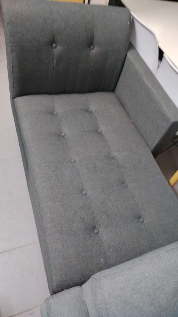 second hand sofa (Category: Sofas) located in Kuala Lumpur. Submitted by micky530 (Listing ID 1464245654, Image 1). Description: second hand sofa hope u is serious buyer please leave your contact payment method tng location at ipoh，menglembu can arrangement lalamove，but cost paid by buyer.