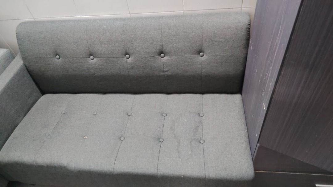second hand sofa (Category: Sofas) located in Kuala Lumpur. Submitted by micky530 (Listing ID 1464245654, Image 2). Description: second hand sofa hope u is serious buyer please leave your contact payment method tng location at ipoh，menglembu can arrangement lalamove，but cost paid by buyer.