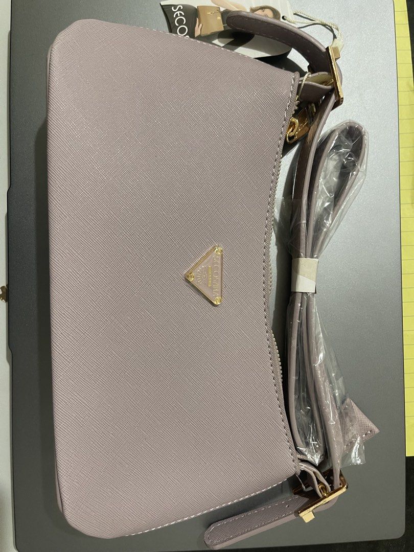 secosana hand bag (brand new) (Category: Shoulder Bags) located in Manila. Submitted by zealbear-fab0 (Listing ID 1464225508, Image 1). Description: never been used brand new pa!! need funds.
