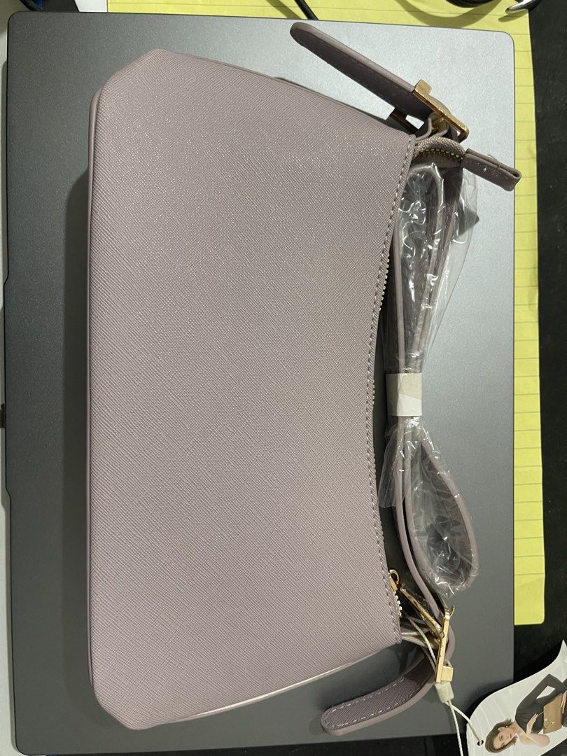secosana hand bag (brand new) (Category: Shoulder Bags) located in Manila. Submitted by zealbear-fab0 (Listing ID 1464225508, Image 2). Description: never been used brand new pa!! need funds.