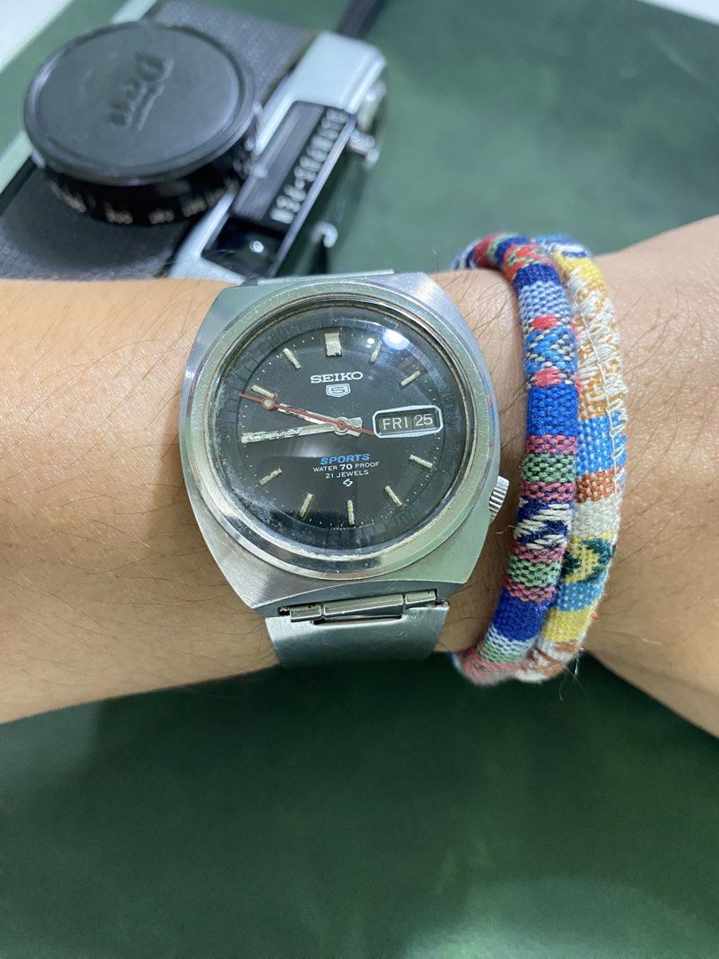 Seiko sports 70 proof (Category: Men's Watches) located in Cebu City. Submitted by unoverse_vntg (Listing ID 1464302329, Image 3). Description: ref 6119-6020 sports 70 proof 38mm size automatic 21 jewels all working rotating minute track with rare vintage 1960s seiko bracelet asking price is only 6,500php .