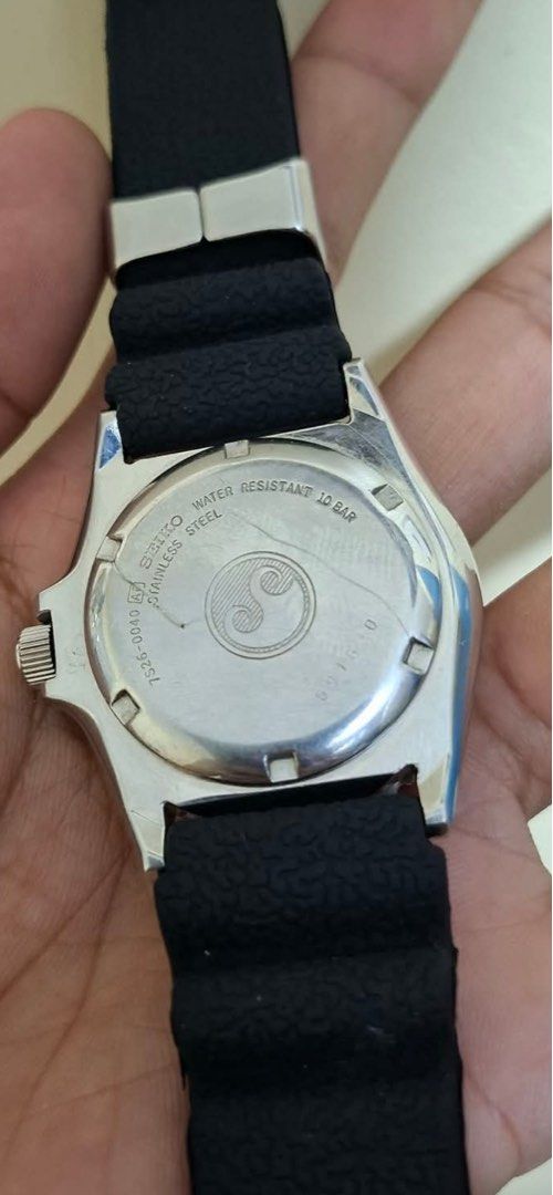 Seiko “Submariner” SKX031 (Category: Men's Watches) located in Lapu Lapu. Submitted by nylrenzo (Listing ID 1464179092, Image 2). Description: For sale!! Seiko “Submariner” SKX031 Approximately 40mm case size 9.8 out of 10 overall condition Recently serviced, In very good running condition. Ready to wear. Newly serviced. Timegraph tested. Water Resistance: Rated for 10 Bar (100 meters), suitable for swimming and recreational water sports Pre-owne