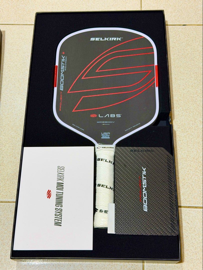 Selkirk Labs Project Boomstick (Category: Racket and Ball Sports) located in Makati City. Submitted by kim.kim1 (Listing ID 1464244010, Image 2). Description: Selkirk LABS Project Boomstik® Raw Carbon Brand new (just open to check) Plastic on the grip Widebody Color: Black With authenticity card (raw carbon) Spin-10, Power-10, sweetspot-9 Fixed price Meetup: Trinoma or SM North para iwas scam .